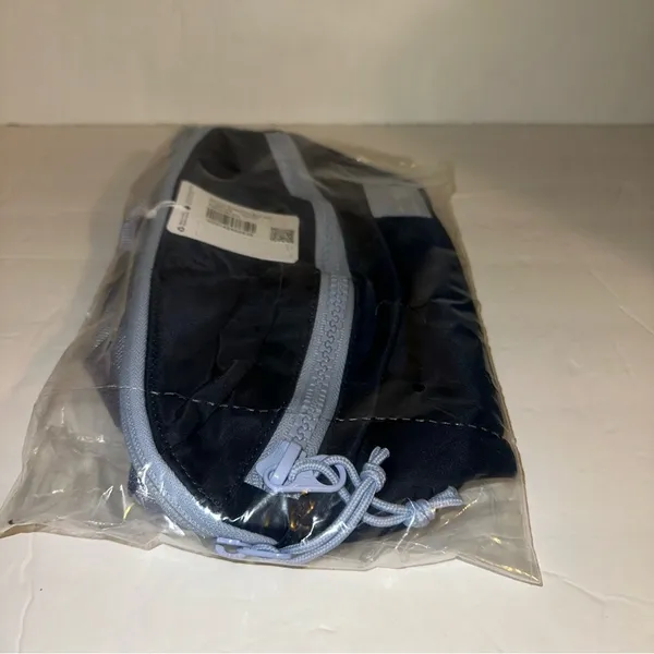 Lululemon All Day Essentials Belt Bag 2.5L True Navy/Blue Linen 🆕 SOLD OUT - Image 7
