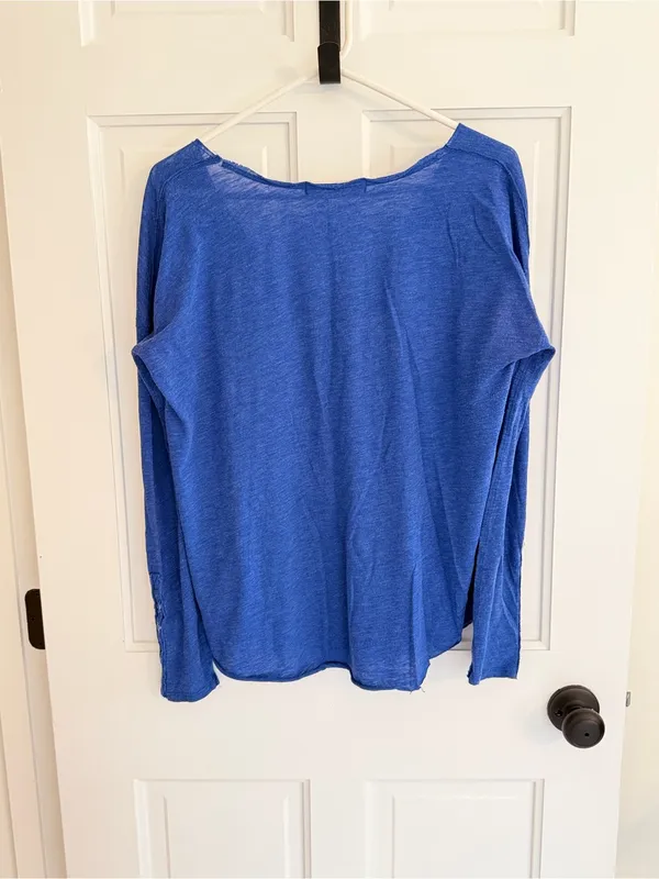 We The Free Blue Long‎ Sleeve Scoop Neck Snap Sleeve Tee XS - Image 2