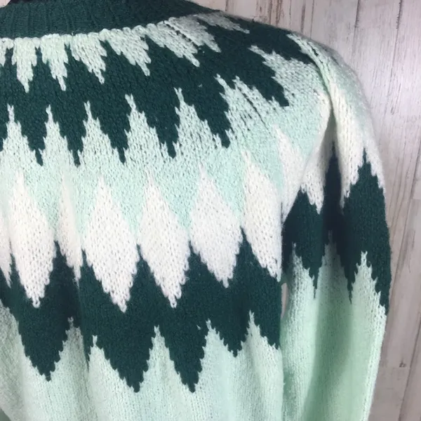 BP Cozy Ski Sweater Green Fairisle Chevron NWT M v6x - Image 6