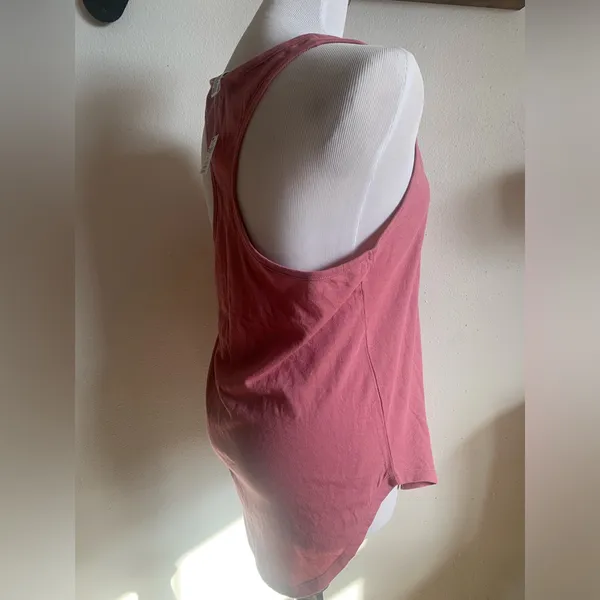 New Victoria’s Secret pink tank top - Image 6
