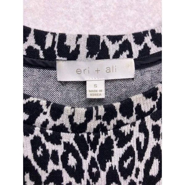 eri + ali Knit Top Women S Black‎ White Leopard Print Short Sleeve Crew Neck - Image 2