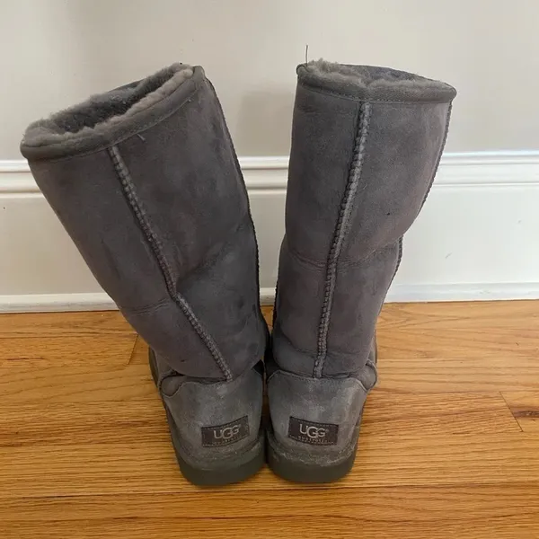 Grey tall Ugg’s - Image 3