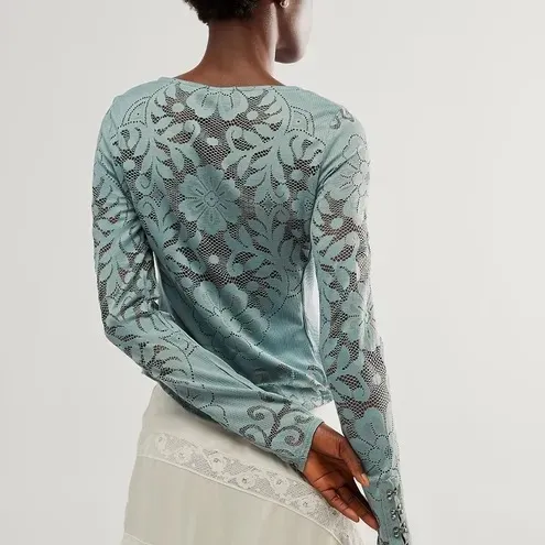 Free People NWT wild roses top in steel sea. Size Medium - Image 2