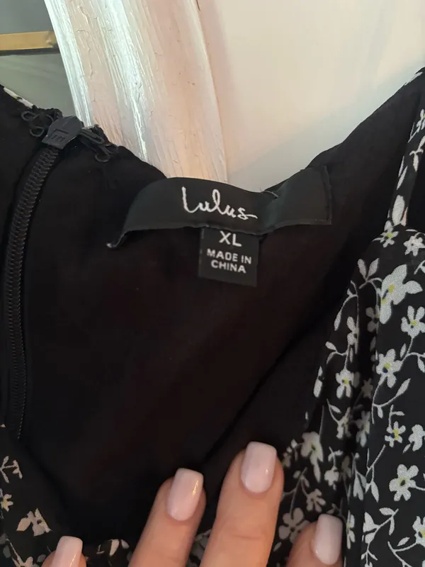 Lulus Black and white floral dress brand new with tags - Image 4