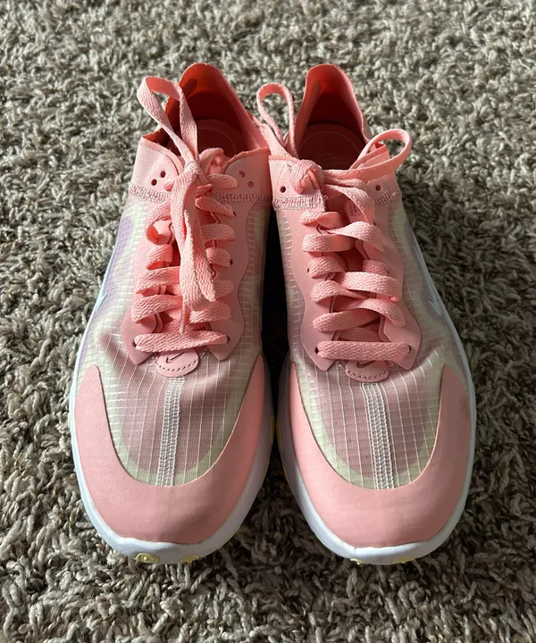 Nike renew shoes size 8 - Image 3