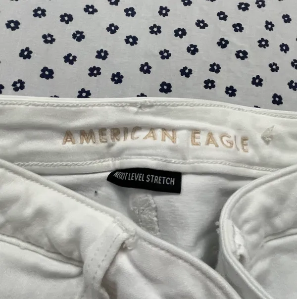 American Eagle Jeans - Image 4