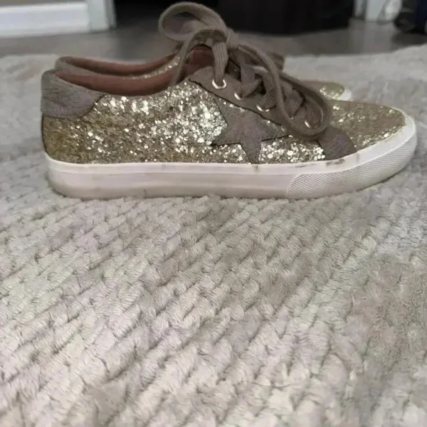 2/$20 Not Rated Women's ILLANA Fashion Sneaker Gold Star Glitter - Image 6