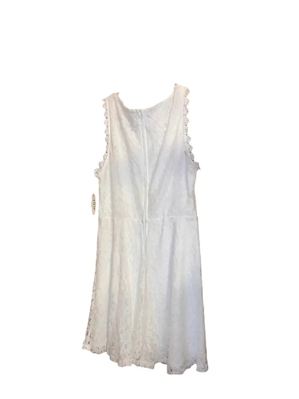 White Lace Sleeveless Dress size small - Image 2