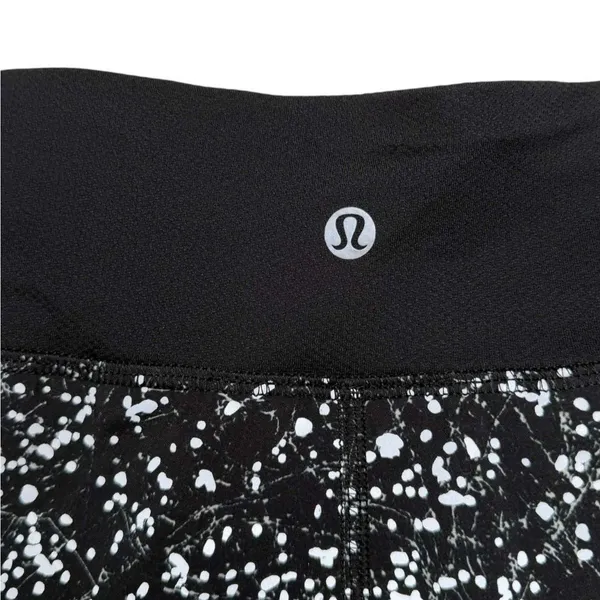 Lululemon Find Your Pace Short High Rise 3" Lined Crinkle Reflective White Black - Image 6