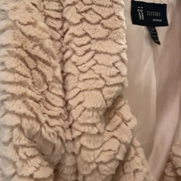 Faux Fur cropped coat - Image 6