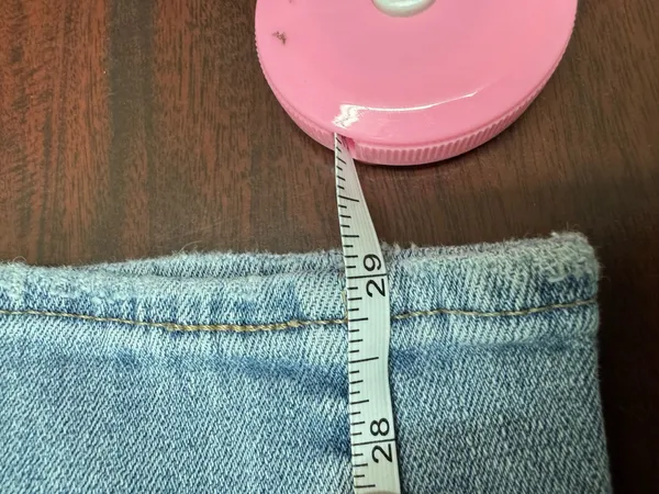 Levi’s 711 Skinny Jeans Size 28 - Image 8