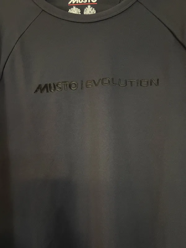 NWT Musto Women's Evolution Newport OSM 11th Hour Racing Tee sz 8 - Image 3