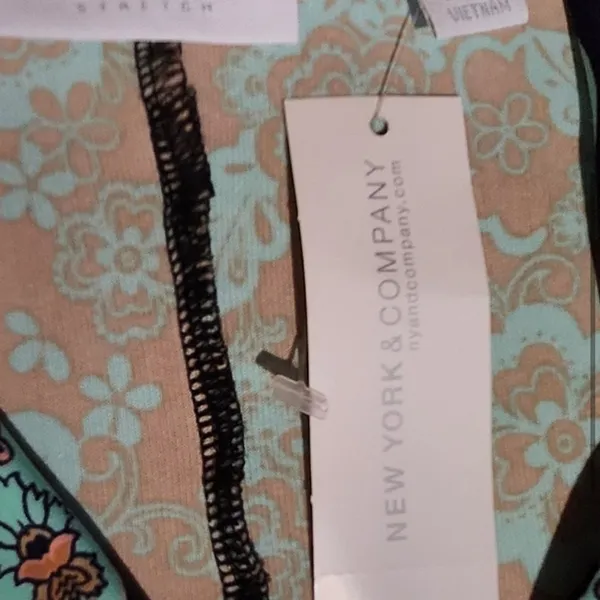 NWT NY & Co. Tie-Waist Printed Romper - Image 4