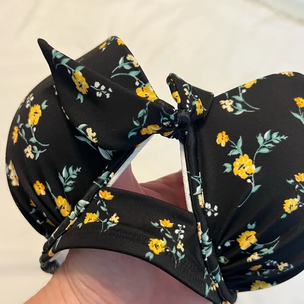 Shade & Shore Yellowish gold Floral Black 2 Piece Bikini 36C Large Bottoms - Image 11