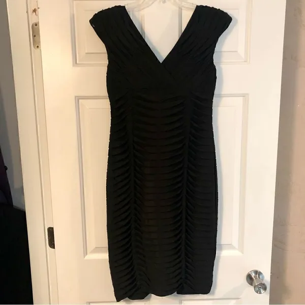 Adrianna Papell Black Overlapping Curved Pleated Dress Size 8 - Image 4