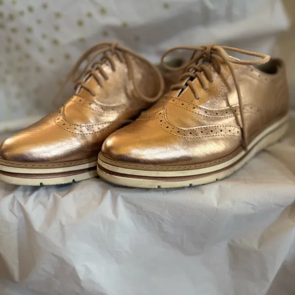 Soda Metallic Rose Gold Women's Oxfords - Image 2