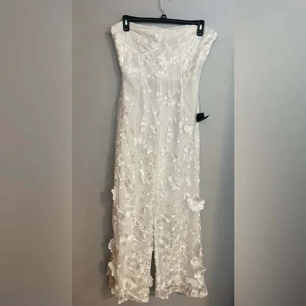 Lulu's Eternal Glamour White 3D floral jumpsuit‎ NWT Size XL - Image 4