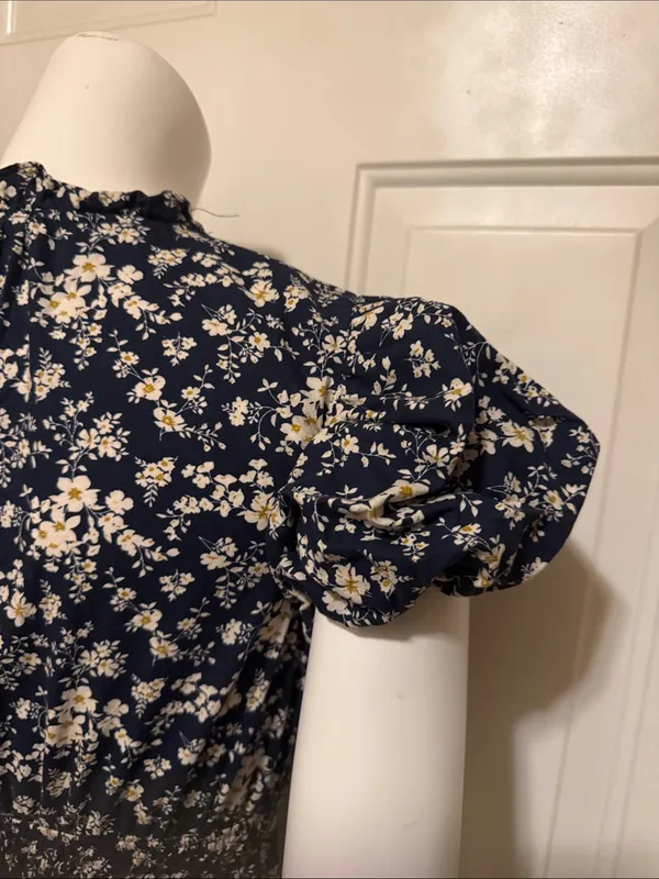 entro Navy Blue Floral Puff-Sleeve Maxi Dress - Image 3