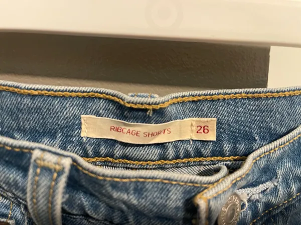 Levi’s Rib Cage Denim Shorts - Image 4