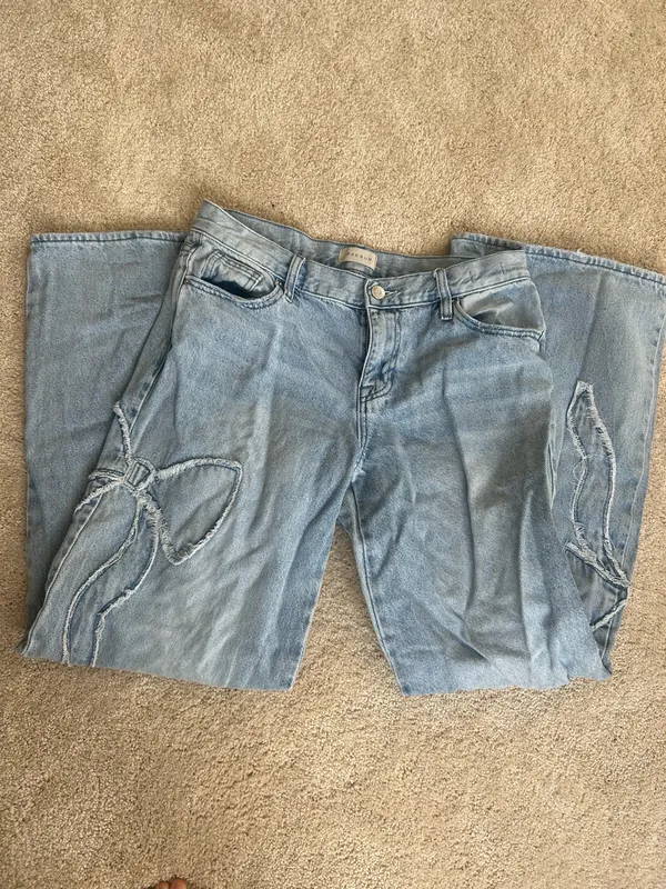 Pacsun Lightwash Denin with Distressed Bow Detailing - Image 3