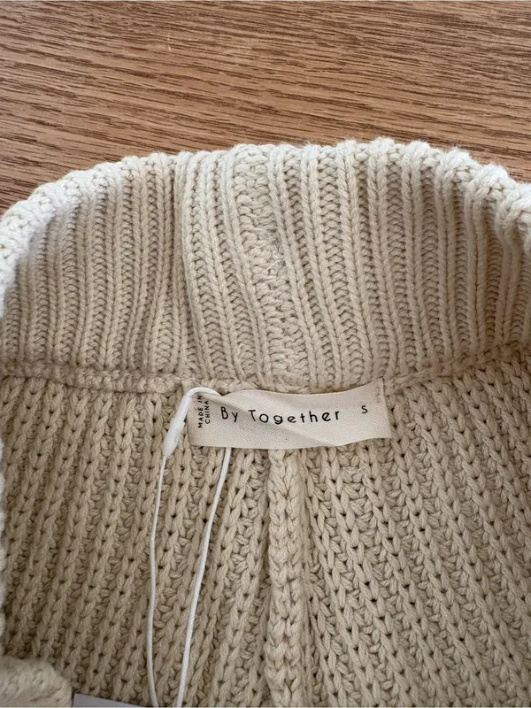 Cream Ribbed Crewneck Sweater & Knit Shorts Set - Image 3