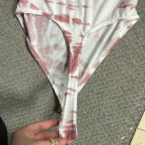 Boohoo tie dye bodysuit
#7 - Image 7