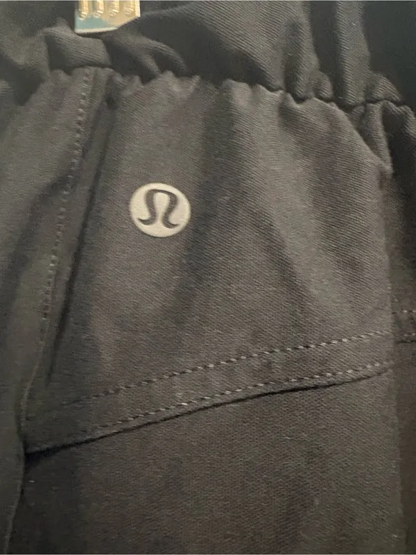 Lululemon Light Utilitech Cargo Pocket High-Rise Pant black sz 28 - Image 6