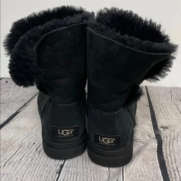 UGG Black Fur-Lined size 6 short boots - Image 3