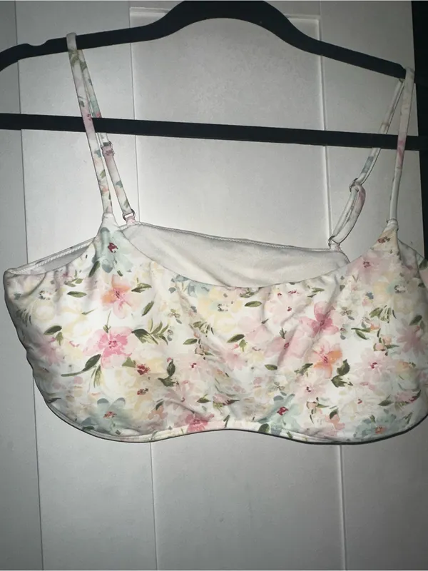 NWT Abercrombie & Fitch Pastel Floral Bikini Top - Image 2