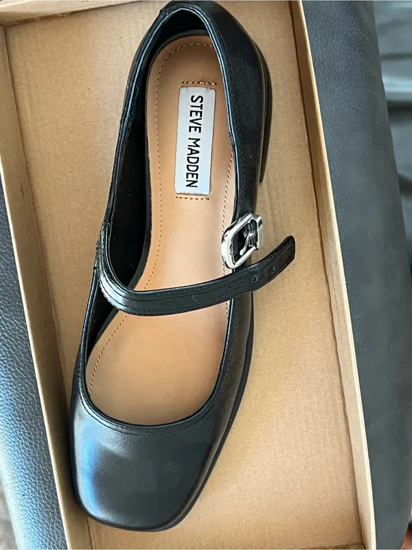 Steve Madden Black Mary Jane Flats with Strap - Image 4