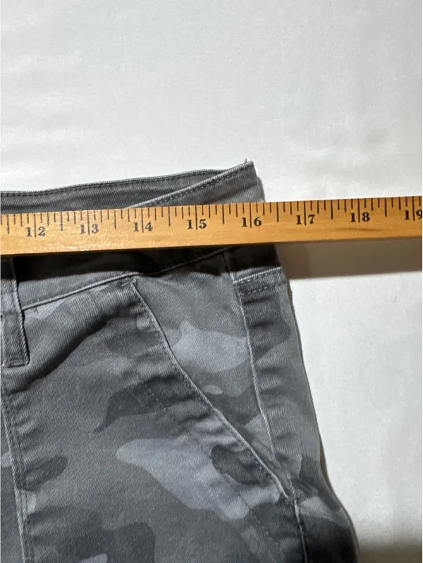 Gray Camouflage Pants with Front Pockets - Size 12 - Image 5