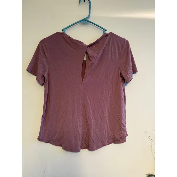 Lululemon Mauve Purple Twisted Open Back Short Sleeve Yoga Top 297 - Image 2