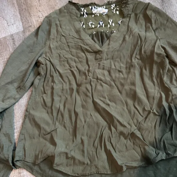 Anthropologie‎ Porridge Aidan Shirt Top Green Size S 3/4 Roll Sleeve Dog Detail - Image 10