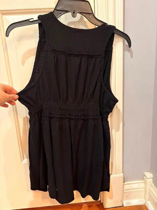 Black Free People Top v neck tank top blouse size Medium - Image 2