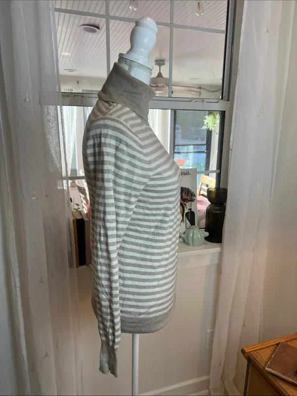 Banana Republic Striped Turtleneck Sweater in Taupe and Cream size medium. - Image 3