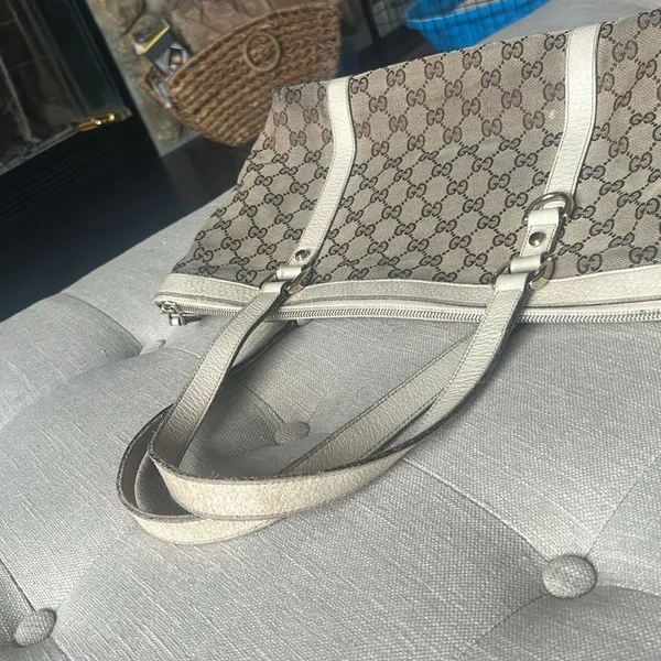 Gucci Abbey Monogram Tote Bag in Tan/Creme - Image 3