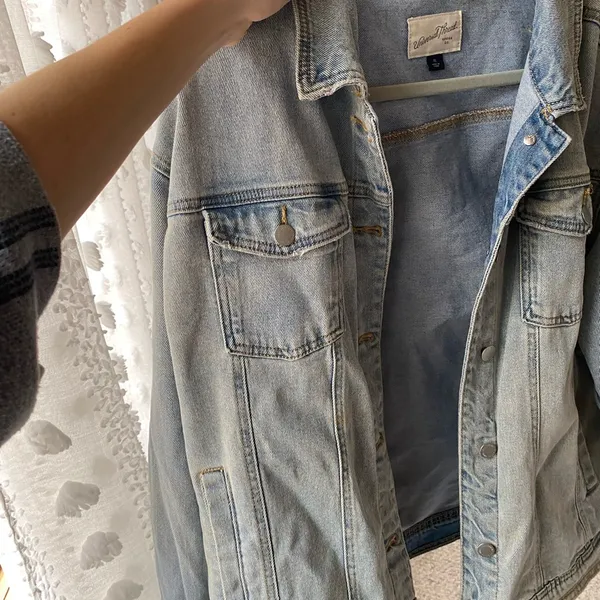 Universal Threads Women's Light Blue Denim Jacket - Image 4