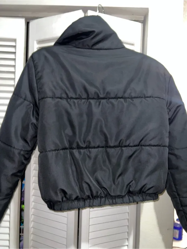 Wild Fable XS/S Black Puffer Jacket with Pink Lining cropped - Image 5