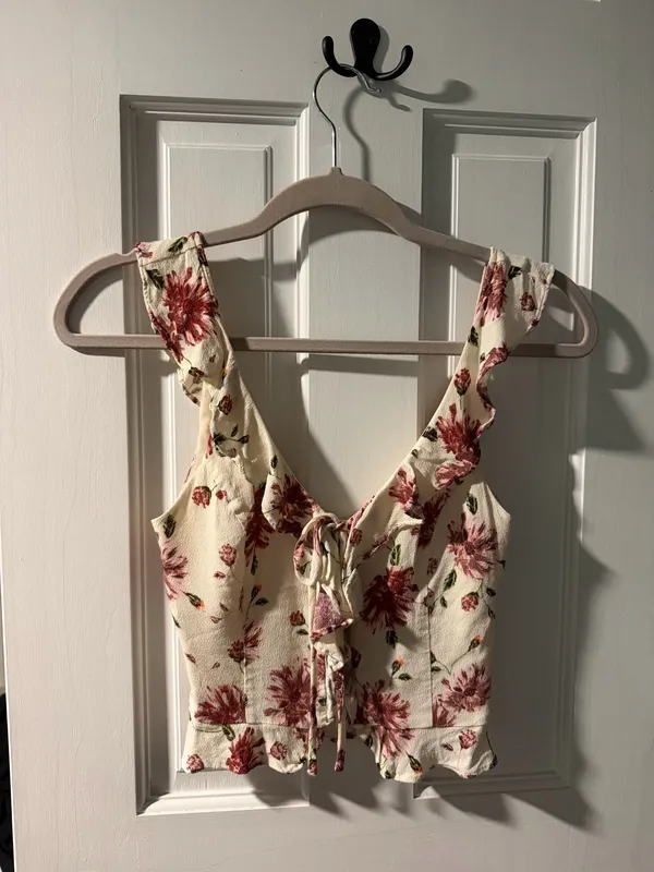 ASTR The Label Top Floral Crop - Image 3