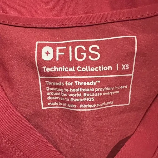 FIGS Essential 1-Pocket Scrub Top in Burgundy Size XS - Image 6