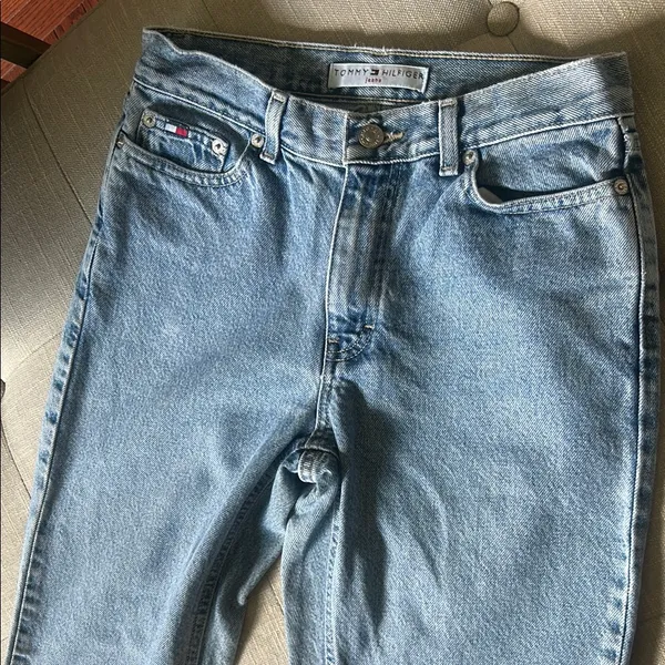 Tommy Hilfiger Vintage Classic Blue Light-Washed Denim Jeans Size 2 - Image 6