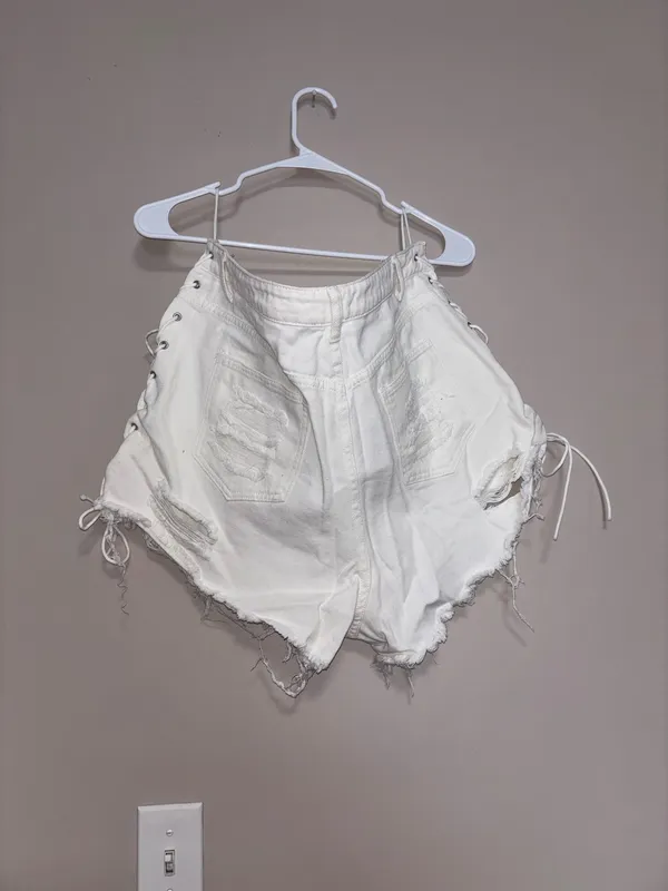 White denim lace up shorts Size 2X - Image 2