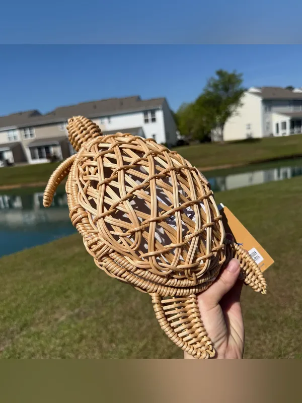 Tommy Bahama Wicker Turtle Crossbody Bag featuring a natural woven design NWT - Image 3