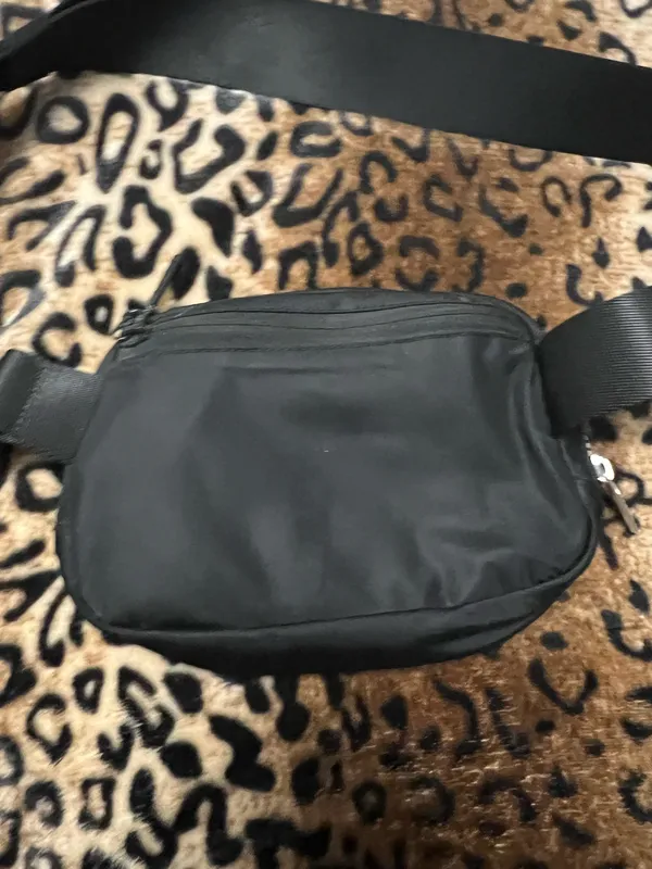 Lululemon Belt Everywhere Bag Black - Image 2