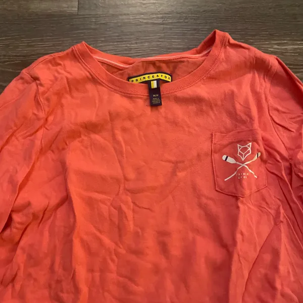 Aeropostale NWOT Prince and Fox Coral Long Sleeve Fox Graphic top. Size Medium - Image 2