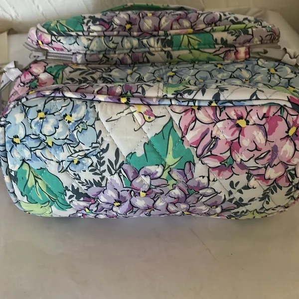 Vera Bradley Multicolor Floral Train Case Cosmetic Bag - Image 4
