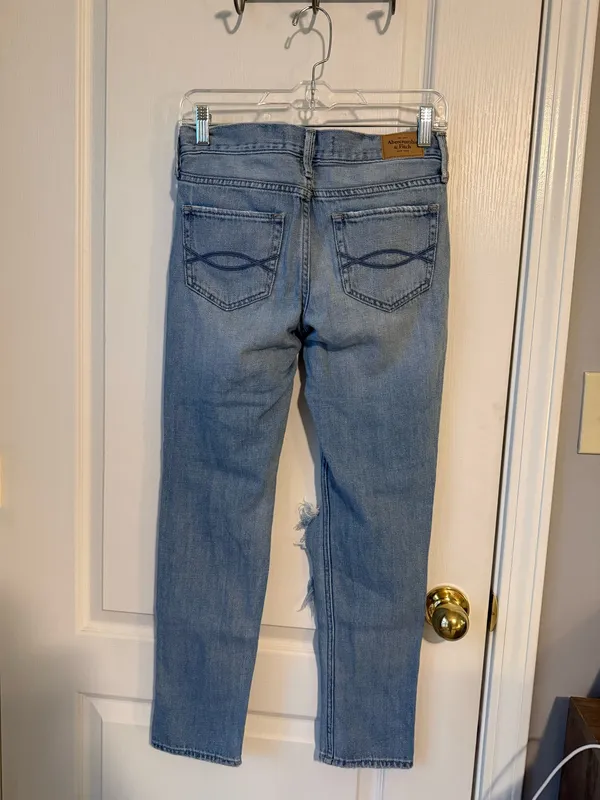 Abercrombie & Fitch Low Rise Boyfriend Straight Jeans - Image 2