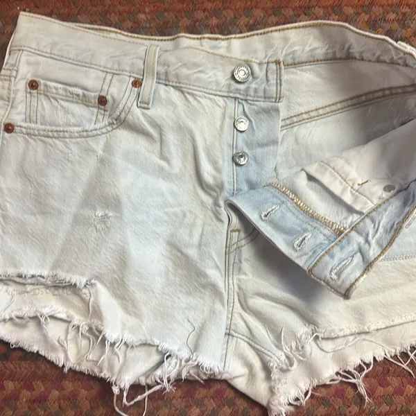 LEVIS BUTTON FLY LIGHT WASH PATCHWORK DISTRESSED CUT OFF SHORTS - Image 4