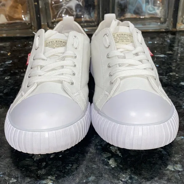 Levi's Anikin Classic White Canvas Cap Toe Sneakers Size 8 - Image 3