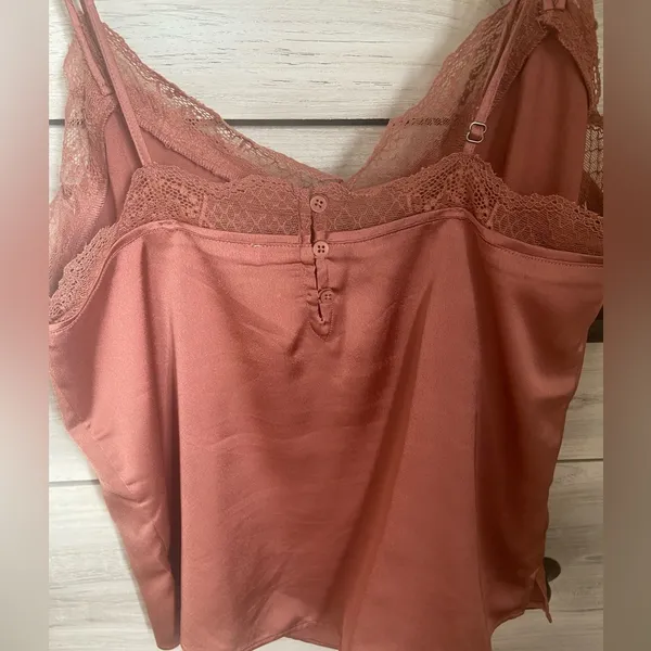 Abercrombie lace cami with button back detail and adjustable straps - Image 2
